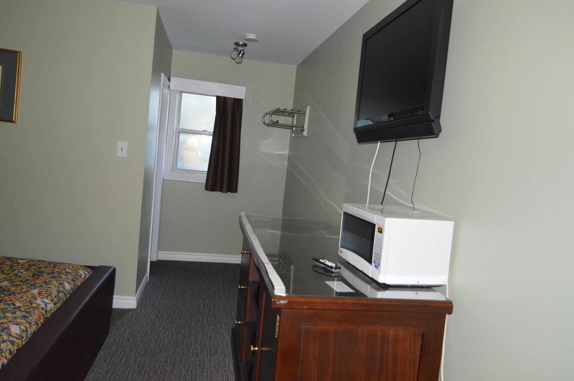Kitchener Motel Bagian luar foto
