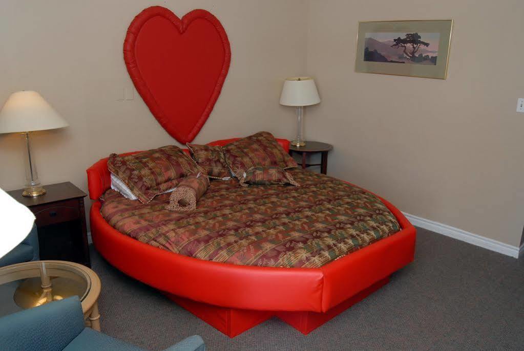 Kitchener Motel Bagian luar foto