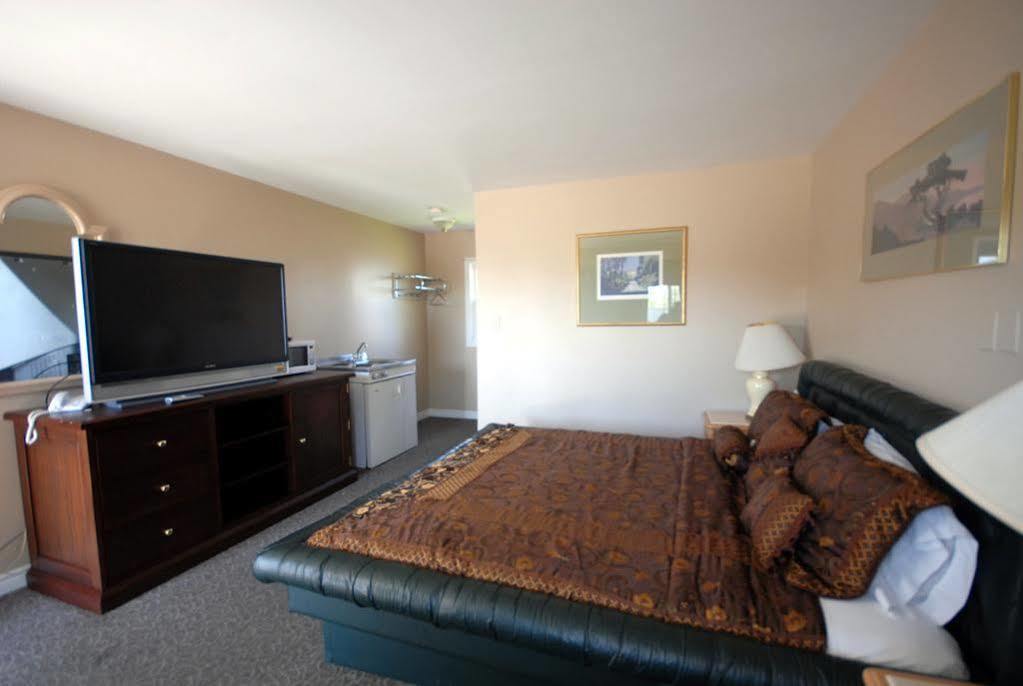 Kitchener Motel Bagian luar foto